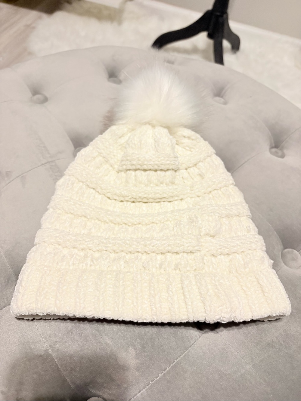 Cozy Cream Cable-Knit Pom Beanie Hat